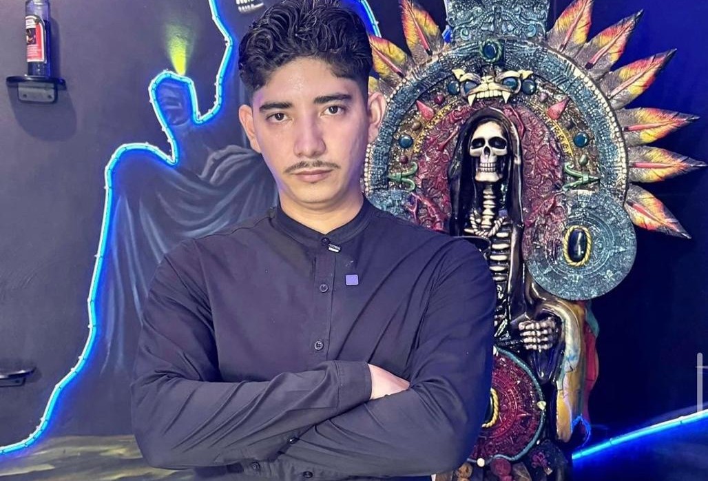 El Brujo Unicornio Negro Real - Foto principal